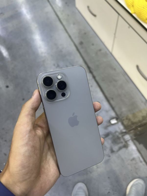Iphone 15 pro max titan