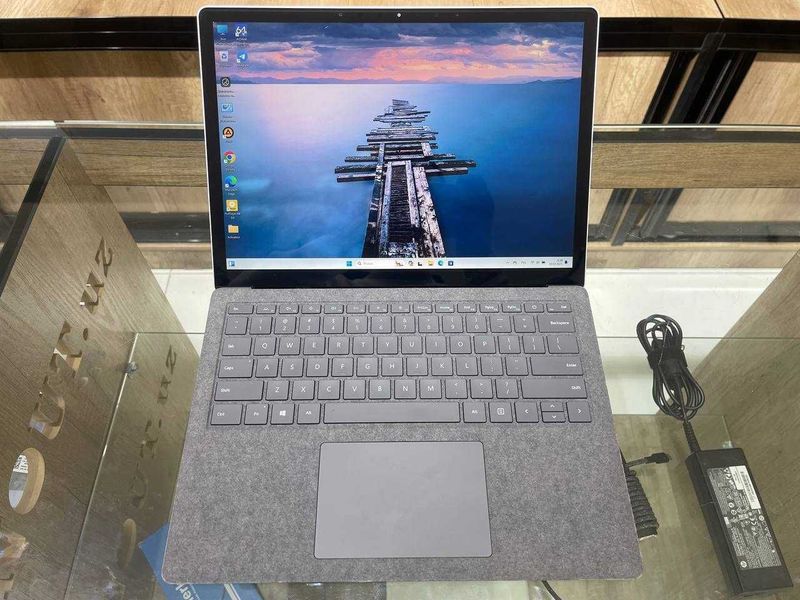 Microsoft Surface laptop 3 CORE i7-1065G7 ram 16 ssd 256