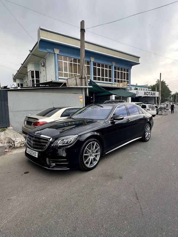 Mercedes-Benz W222 S400