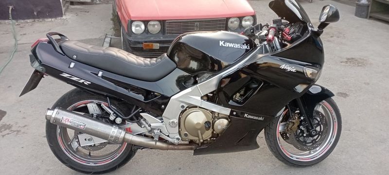 мотоцикл Kawasaki zzr 600 мотоцикл Kawasaki zzr 600