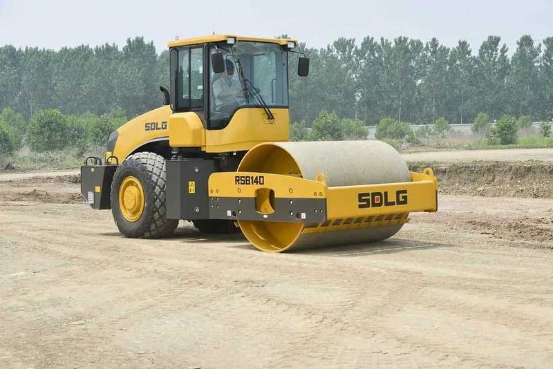 Одновальцовый каток SDLG RS8140H - 14 т Одновальцовый каток SDLG RS8140H - 14 т