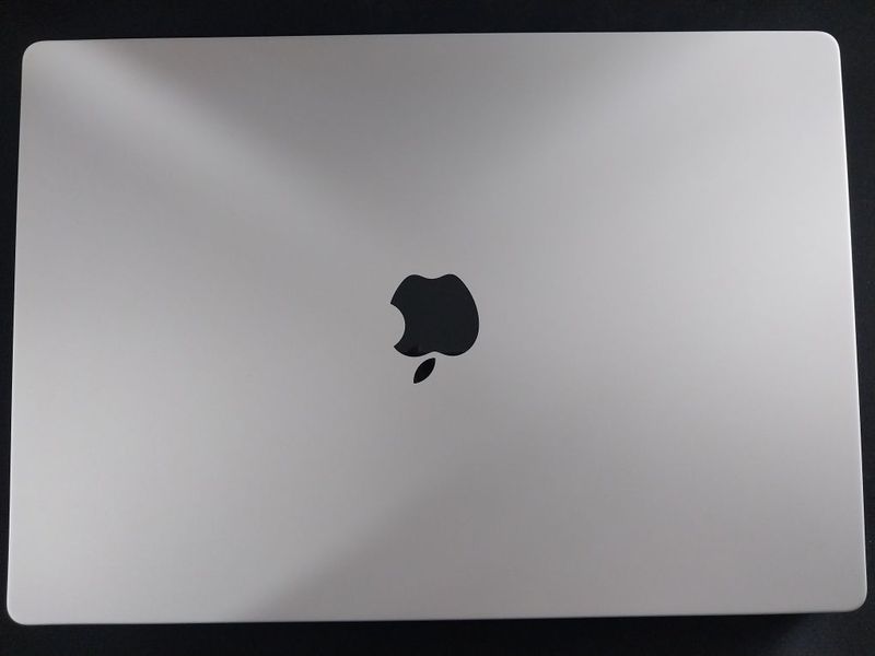 Macbook pro 16 16/1024 m1 pro Macbook pro 16 16/1024 m1 pro