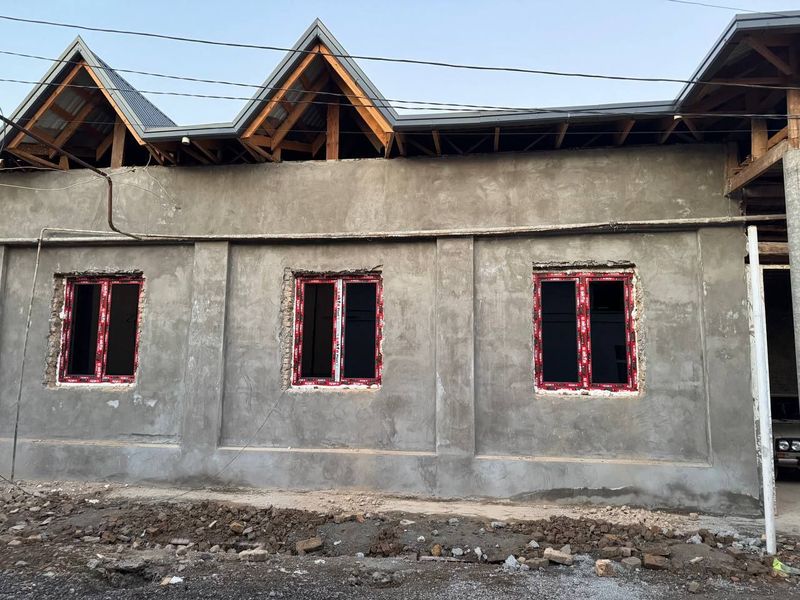Hovli sotiladi 4.3 sotih Hovli sotiladi 4.3 sotih