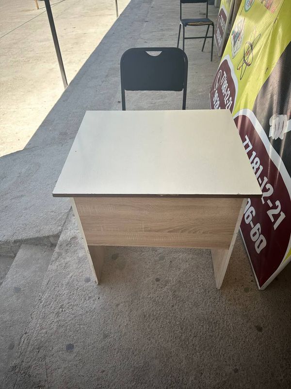 Stol-stullar sotuvda. 1 ta komplekt 2 ta komplekt.