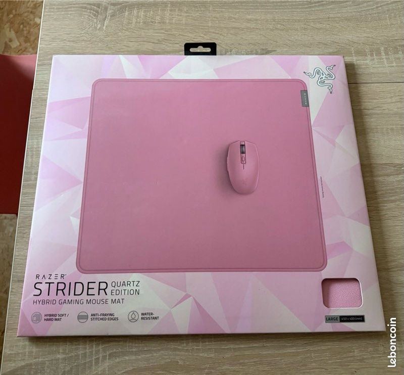 Коврик Razer STRIDER Large Quartz (Размер 450×400×3мм) Коврик Razer STRIDER Large Quartz (Размер 450×400×3мм)