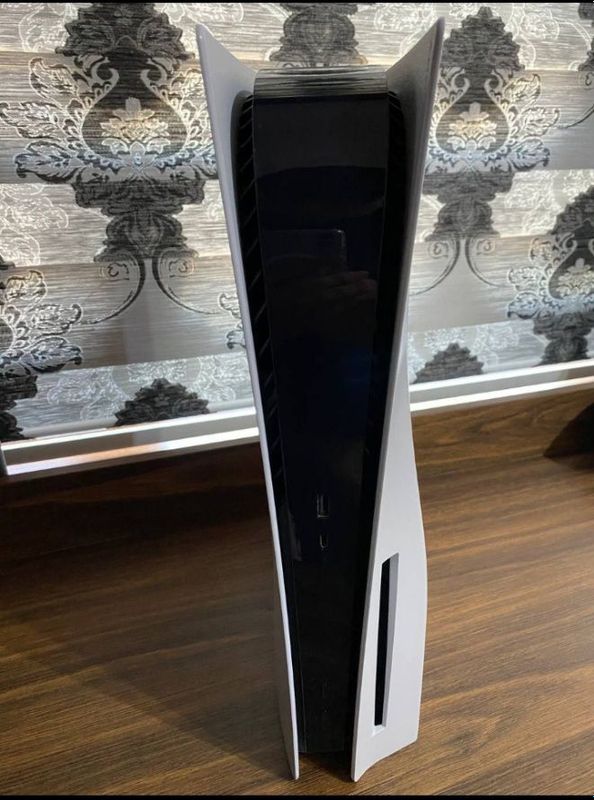 Продается Sony playstation 5