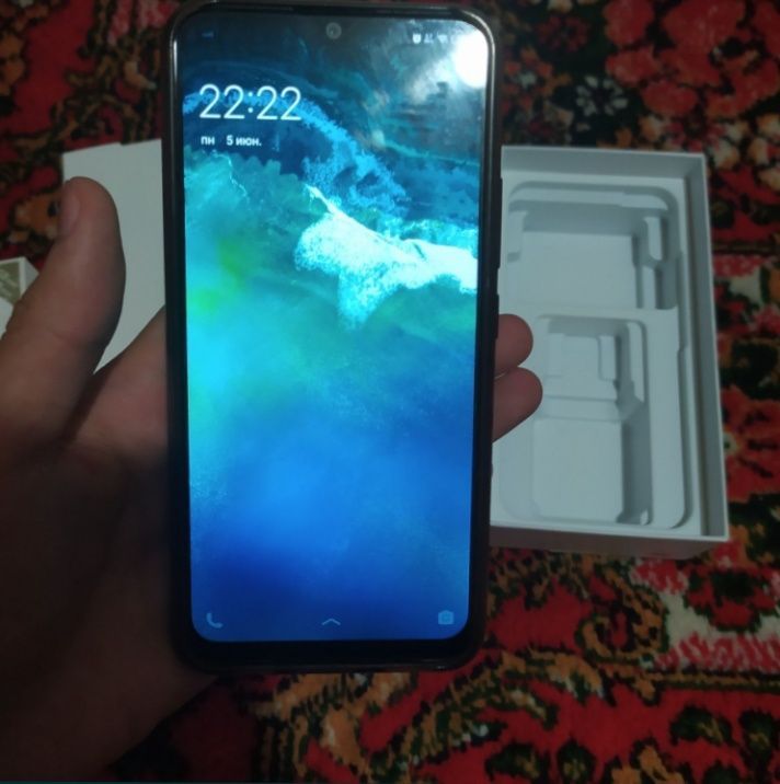 Vivi Y 12 sotiladi Vivi Y 12 sotiladi