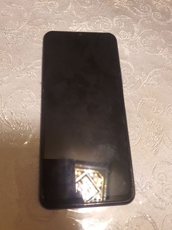 Vivo y21 holati yaxshi hotirasi 4/64