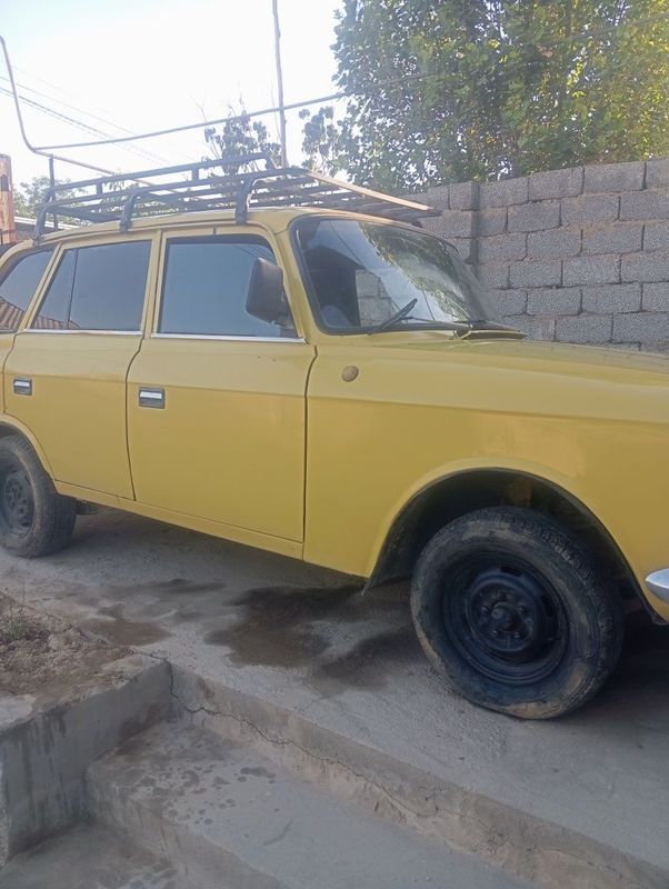 Sariq kombi va tirkama sotiladi Sariq kombi va tirkama sotiladi
