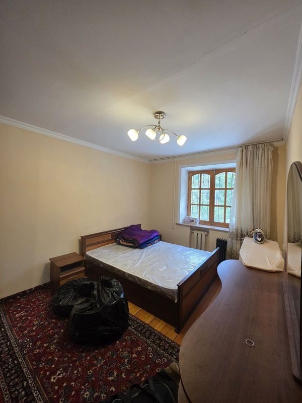 Продам квартиру Буюк ипак йули 2/2/5 42м2 Продам квартиру Буюк ипак йули 2/2/5 42м2