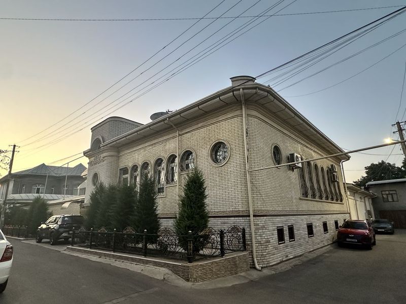 Продается 2-этажный дом в центре города Продается 2-этажный дом в центре города