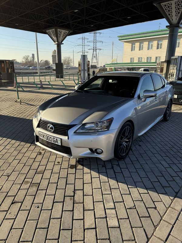 Lexus GS350 awd. В отличном состоянии.