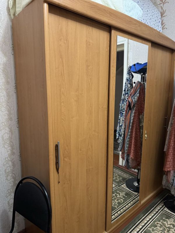 Шкаф, кийим жовони