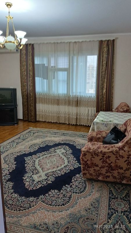 Сдаётся на длительный срок своя трех-комнатная квартира С. АЗИМОВА Сдаётся на длительный срок своя трех-комнатная квартира С. АЗИМОВА
