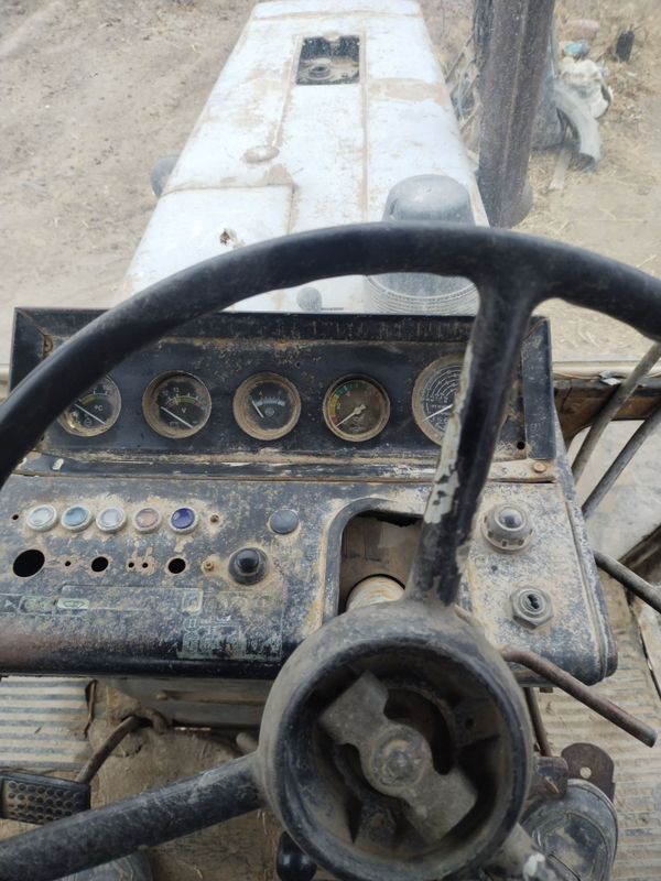 Traktor MTZ80X sotiladi 1996yil