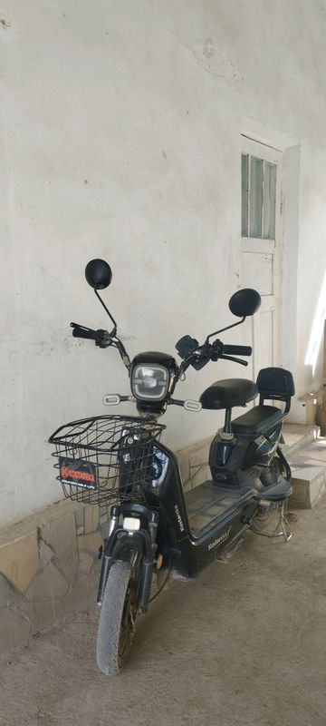 skuter, yili 202narxi 2 500 kelishamz skuter, yili 202narxi 2 500 kelishamz