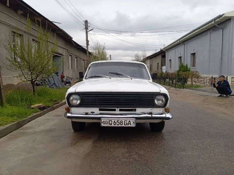 1990 yil volga 2410