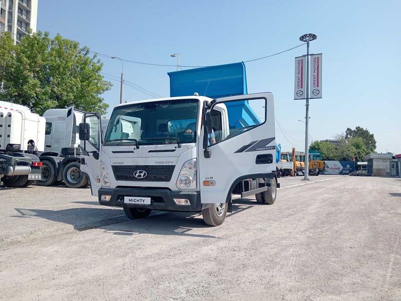 Автосамосвал HYUNDAI EX8 Автосамосвал HYUNDAI EX8