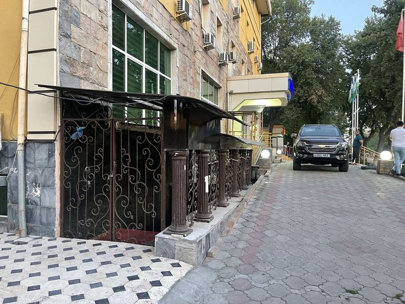 Сдаётся в аренду цоколь 250м2 вдоль дороги в хорошем месте Сдаётся в аренду цоколь 250м2 вдоль дороги в хорошем месте
