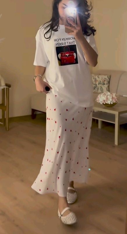 Yubka yangi umuman kiyilmagan