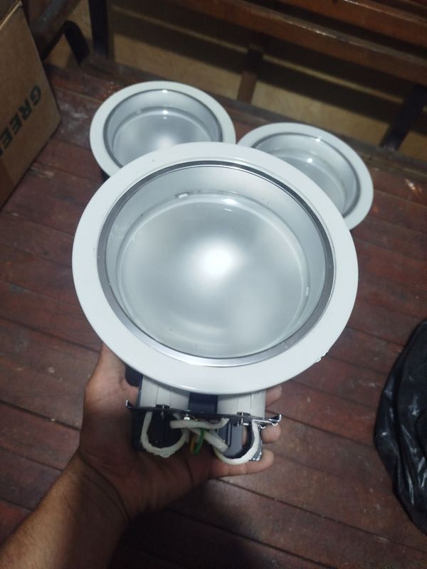 Led lampala sotiladi Led lampala sotiladi