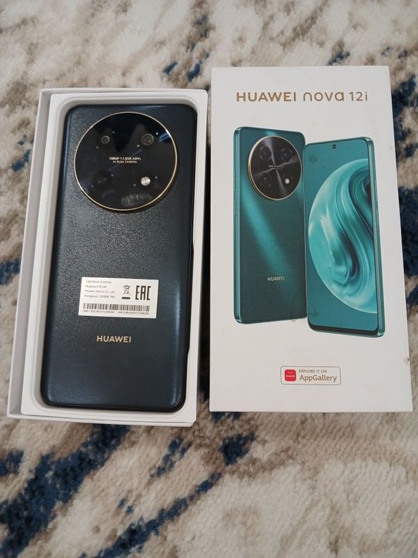 Huawei nova 12 i