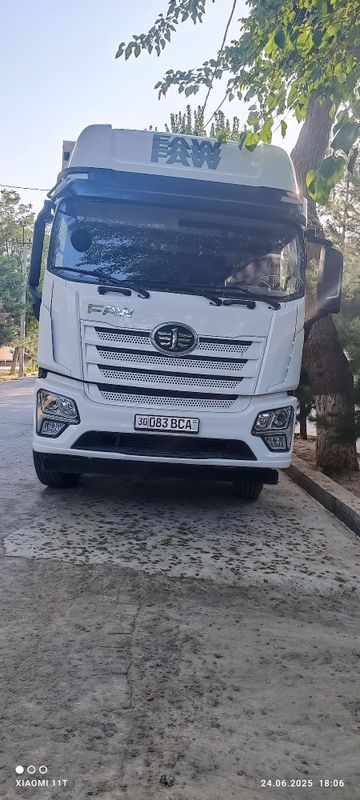 Грузовой автомобиль Фура Грузовой автомобиль Фура
