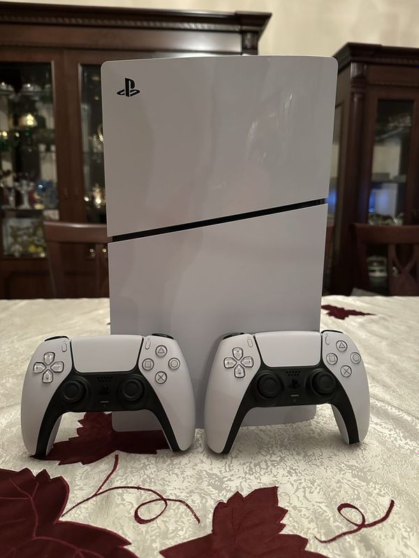 Playstation 5 slim 1 tb в идеальном состоянии! Playstation 5 slim 1 tb в идеальном состоянии!