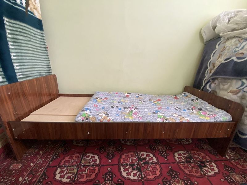 детский кравать 2 та 1та тумбичкаси билан детский кравать 2 та 1та тумбичкаси билан