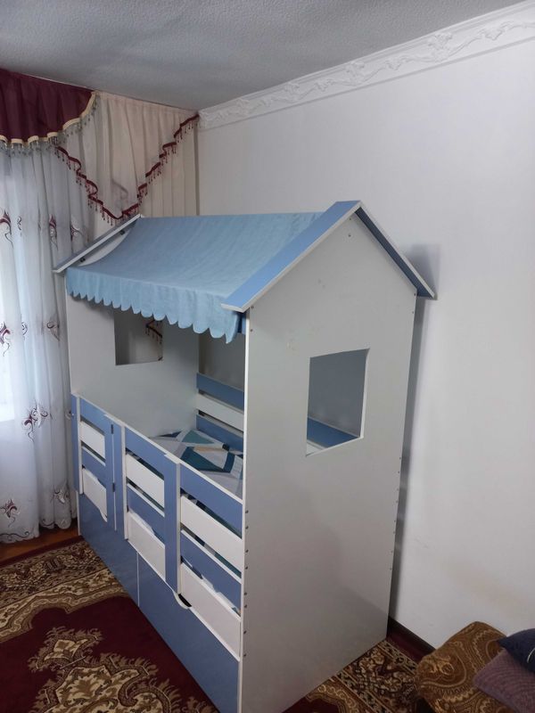 Детская кроватка Домик