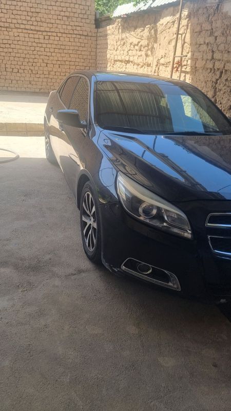 Malibu 1 2013 qora srochna Malibu 1 2013 qora srochna