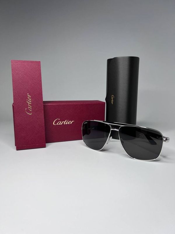 Продается новые очки cartier