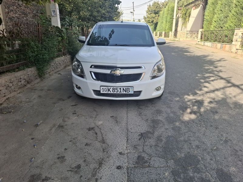 Koblt avtmat gazi bor kirskasi bor. Oldi orqasi but butun pechat.