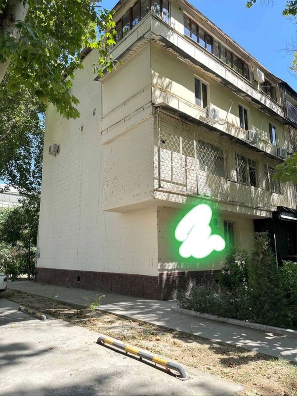 Ц-7 ЦУМ | 75кв - под нежилое помещение 3/1/5 вдоль дороги Продажа