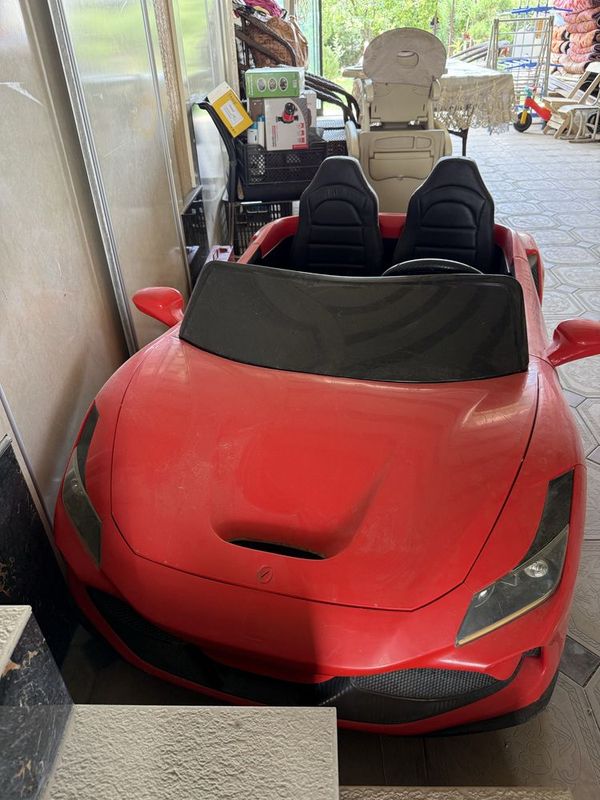 Детский автомобиль Ferrari F8 срочно сотилади, авайлаб минилган келиша Детский автомобиль Ferrari F8 срочно сотилади, авайлаб минилган келиша
