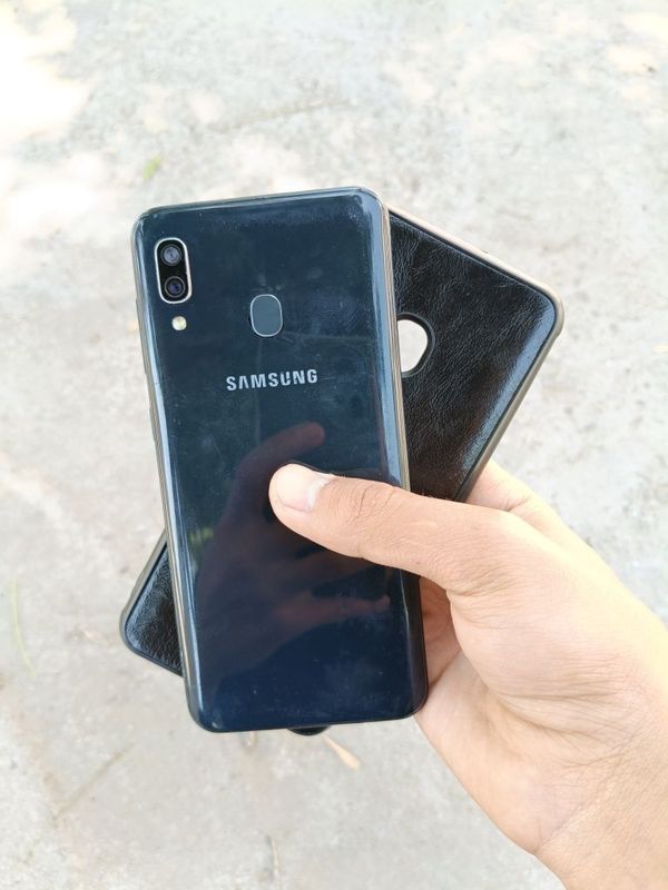 Samsung A30 sotiladi obmen bor Samsung A30 sotiladi obmen bor