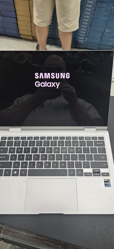 Samsung Galaxy Book2 Pro 360 Samsung Galaxy Book2 Pro 360