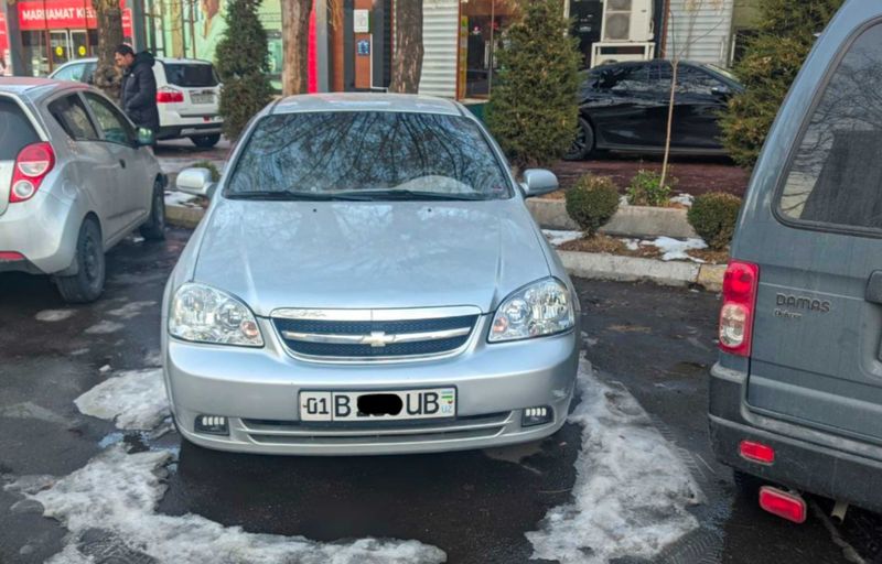 Chevrolet Lasetti 2 pozitsiya sotiladi