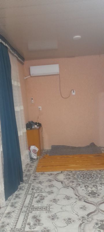 Uy sotiladi sabzipoyada Uy sotiladi sabzipoyada