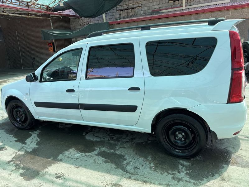 Lada largus xolati yangi nurgani 40.000 Lada largus xolati yangi nurgani 40.000