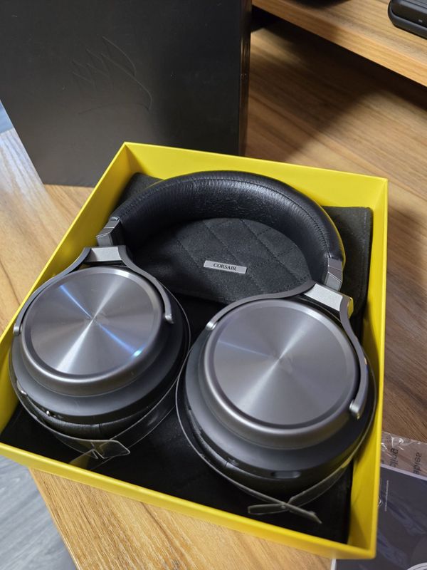 Игровая гарнитура Corsair Virtuoso SE Игровая гарнитура Corsair Virtuoso SE