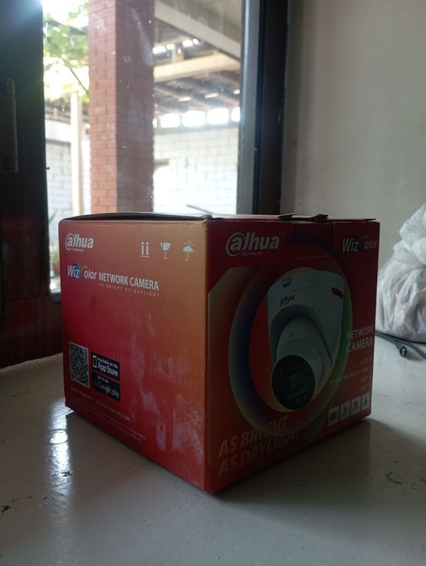 Kamera sotiladi SD karta ga yozadi telefonga ulanadi