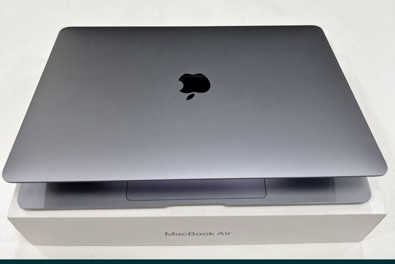 Macbook Air M1 13 Inch