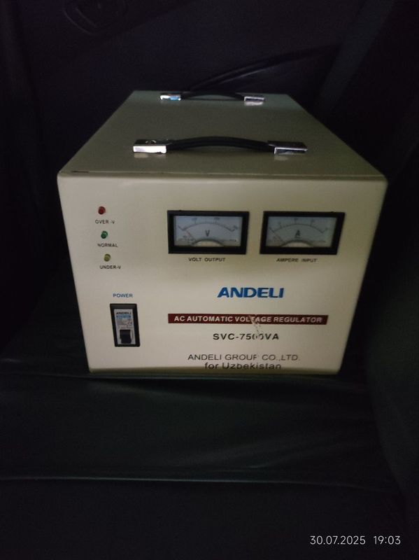 Стабилизатор Andeli SVC 7500 VA новый, производство Китай й Стабилизатор Andeli SVC 7500 VA новый, производство Китай й