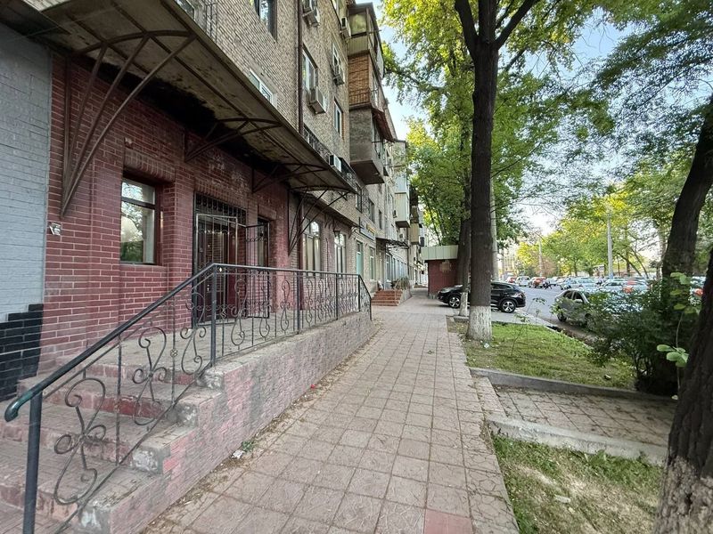 Аренда коммерческой недвижимости Новомосковская 160м² Аренда коммерческой недвижимости Новомосковская 160м²
