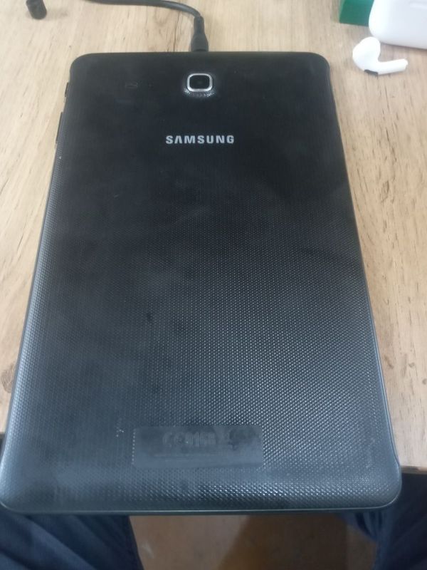 Samsung tab E T561 Samsung tab E T561