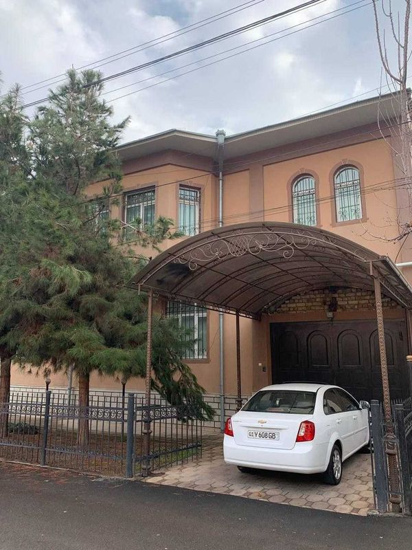 Срочно сдается под офис на Максим Горьком Срочно сдается под офис на Максим Горьком