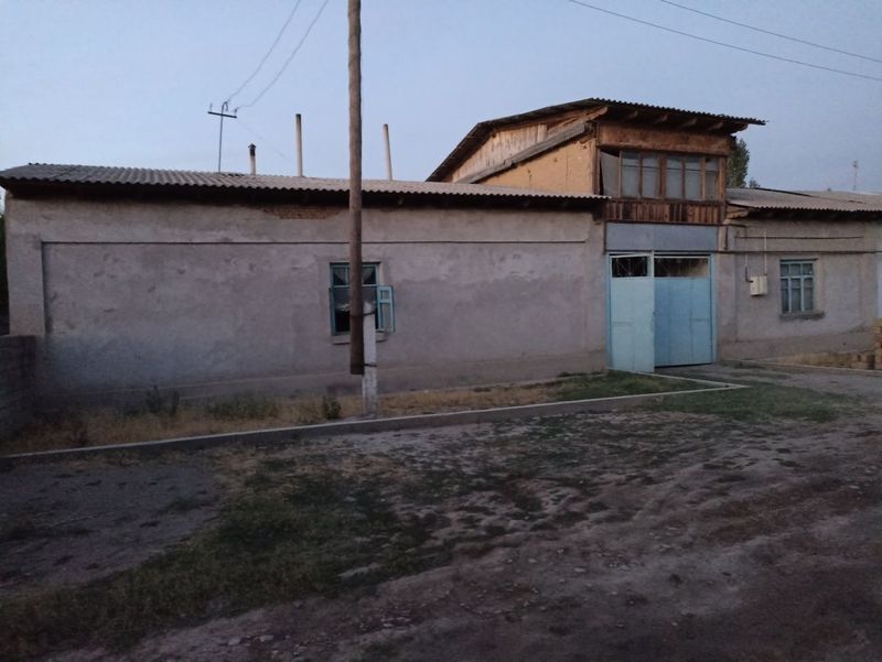 Уй сотилади. 8 соток. Янгихаёт туманидан5 км. Ориентир Лайлак махалла Уй сотилади. 8 соток. Янгихаёт туманидан5 км. Ориентир Лайлак махалла