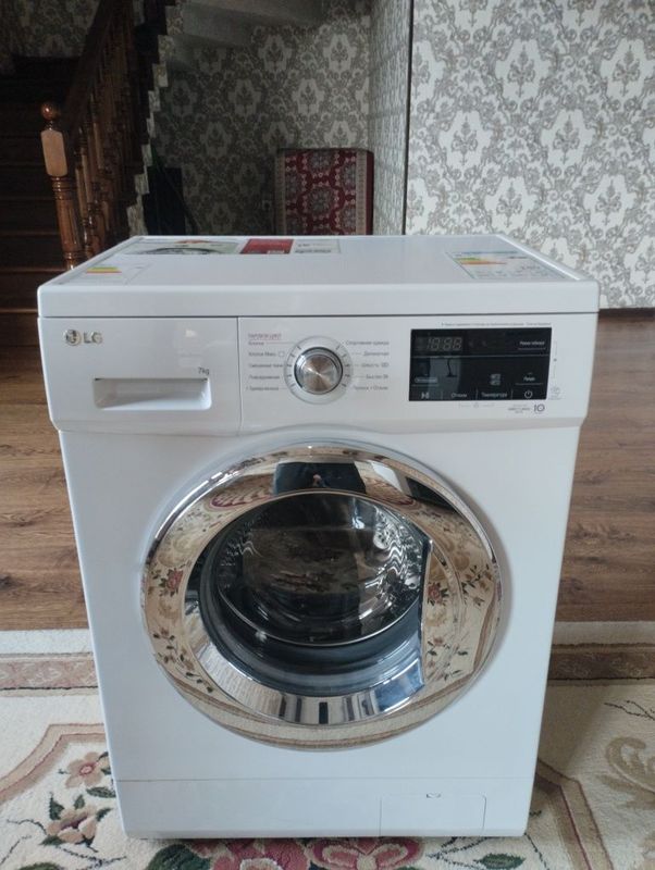 Продается стиральная машина LG 7 kg INVERTER Продается стиральная машина LG 7 kg INVERTER