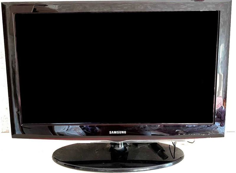 Телевизор Samsung series4 Телевизор Samsung series4